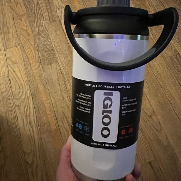 Igloo Stainless Steelel Twist n’ Chug Bottle 36 Oz - Picture 9 of 10